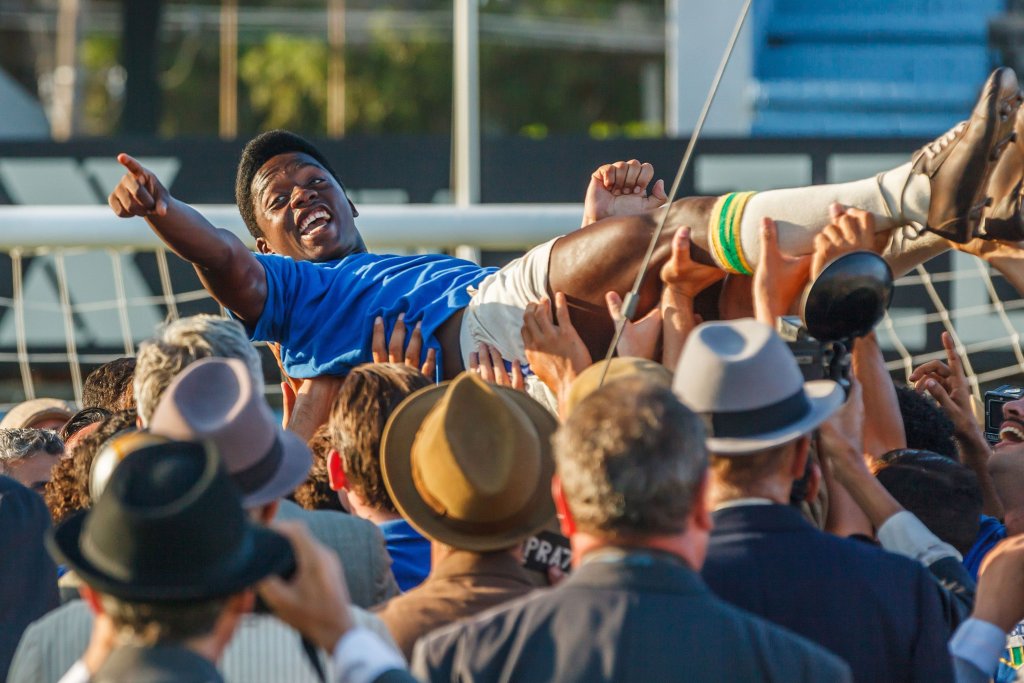 ... и в роля в бразилския Pelé: Birth of a Legend, който разказва за раждането и живота на футболната легенда Пеле, който излезе тази година.