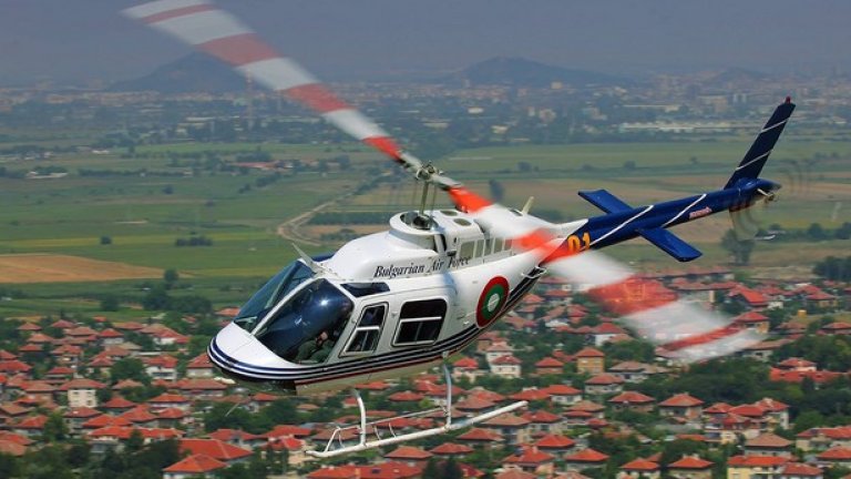 Bell 206B-3
Първият западен тип авиационна техника, която постъпва на въоръжение у нас след края на Варшавския договор. Bell 206B-3 Jet Ranger е доставен през 1999 г. в България и общо са получени шест от тези еднодвигателни вертолети, които се използват основно за обучение.