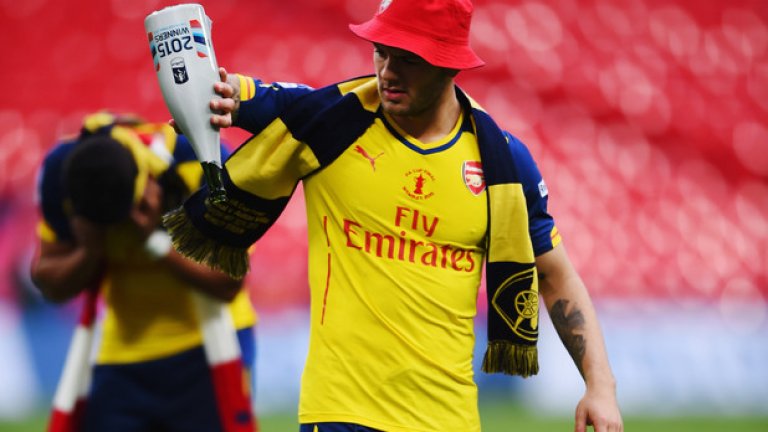 Джак Уилшър наблегна на шампанското след победата над Астън Вила.