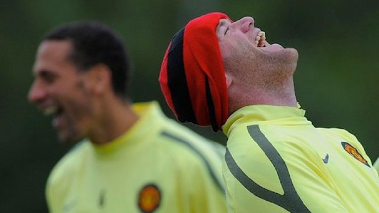 Сред тях не попадна Рио Фърдинанд от Манчестър Юнайтед, но съотборникът му Уейн Рууни бе включен, въпреки че ще пропусне първите два мача