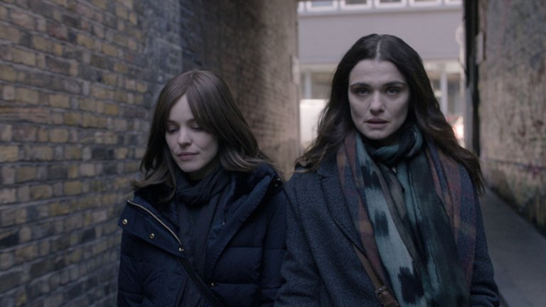 Непокорство / Disobedience 
Филмът по романа на Наоми Олдерман разказва историята на 32-годишната Ронит (Рейчъл Уайз), изключена от своята ортодоксална еврейска общност в Лондон заради връзката си с друга жена (в ролята: Рейчъл Макадамс). Години по-късно Ронит се връща обратно, посрещната е с топлина и добро отношение от старите си познати, но отново се сблъсква с проблема със забранената любов.