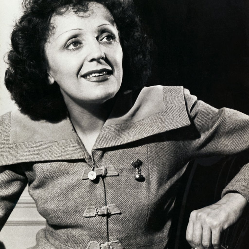 Франция отбелязва 110 години от рождението на Едит Пиаф