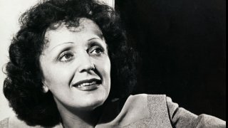 Франция отбелязва 110 години от рождението на Едит Пиаф