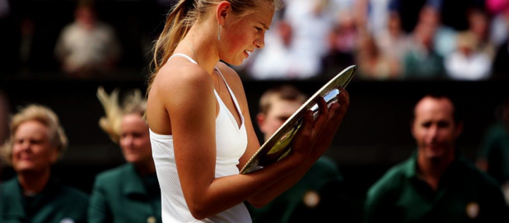 През 2004 г. Маша спечели Уимбълдън, когато само 17-годишна побеждава Серина Уилямс на финала, и Годишния турнир на WTA и се превръща в суперзвезда.