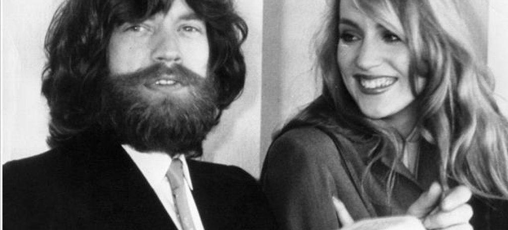 „Любовта обича твърде много коса”, казва за тази снимка Джери Хол