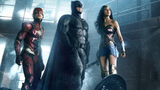 Филмът на DC трудно може да се нарече "добър", но не е и чак толкова лош, колкото го изкарват някои критици. Той просто е закъснелия опит на Warner Bros./DC да догонят и изкопират Marvel/Disney.