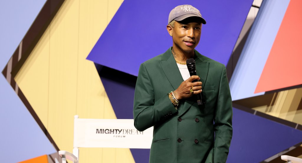 Фарел Уилямс: 250 милиона
Ако някой разбира стойността на диверсификацията на своя бранд, това е Фарел Уилямс. Прави музика от началото на 90-те години и е печелил редица отличия като изпълнител, продуцент и текстописец за редица други големи имена. 
Разностранните му таланти се проявяват и в модата, като той е дизайнер на бижута и е творчески директор на Louis Vuitton за мъжка мода. Към това се прибавят още цял куп сътрудничества с брандове за дрехи, обувки, очила и дори мебели.