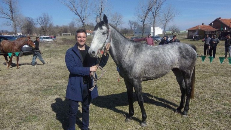 Кристиян Вигенин също не пропусна Тодоровден в Стралджа. Бившият външен министър на Орешарски води листата на БСП в Ямбол.