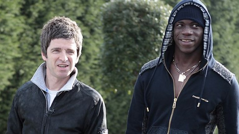 Със своя приятел и почитател Ноел Галахър от групата Оейзис