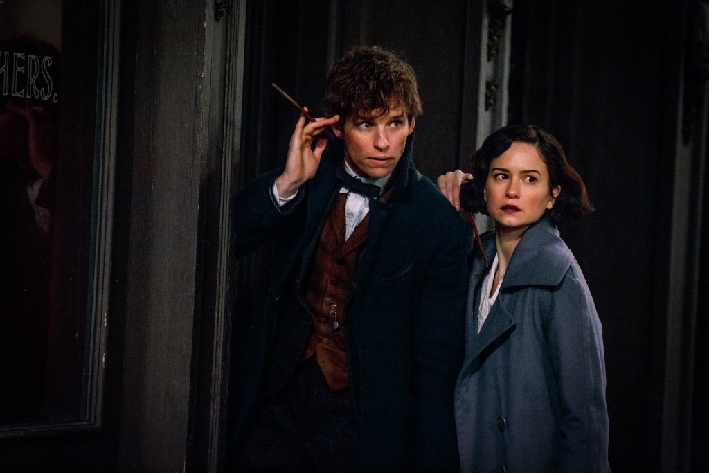 FANTASTIC BEASTS AND WHERE TO FIND THEM фантастичните животни и къде да ги намерим еди редмейн