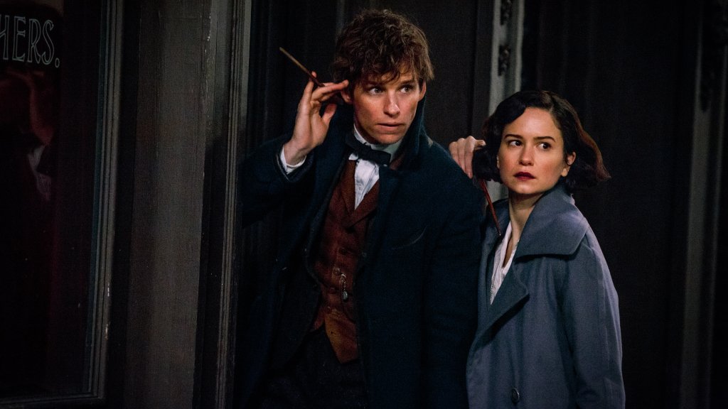 FANTASTIC BEASTS AND WHERE TO FIND THEM фантастичните животни и къде да ги намерим еди редмейн