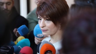 Според партията промените били противоконституционни и "насилствена модернизация"