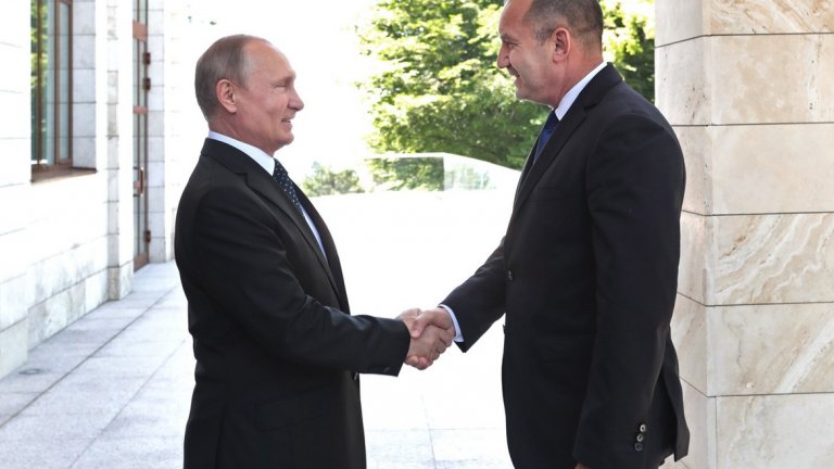 Това е втора среща между двамата държавни глави. През месец май м.г. те имаха среща в Сочи (на снимката).