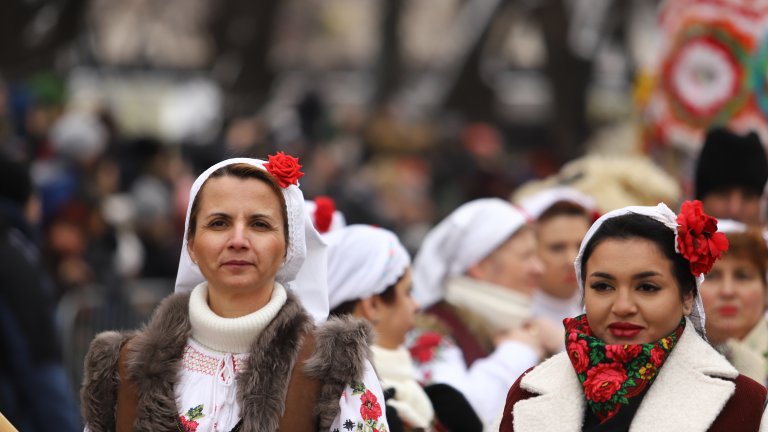 Как изглеждаше фестивалът "Сурва" в деня на откриването
