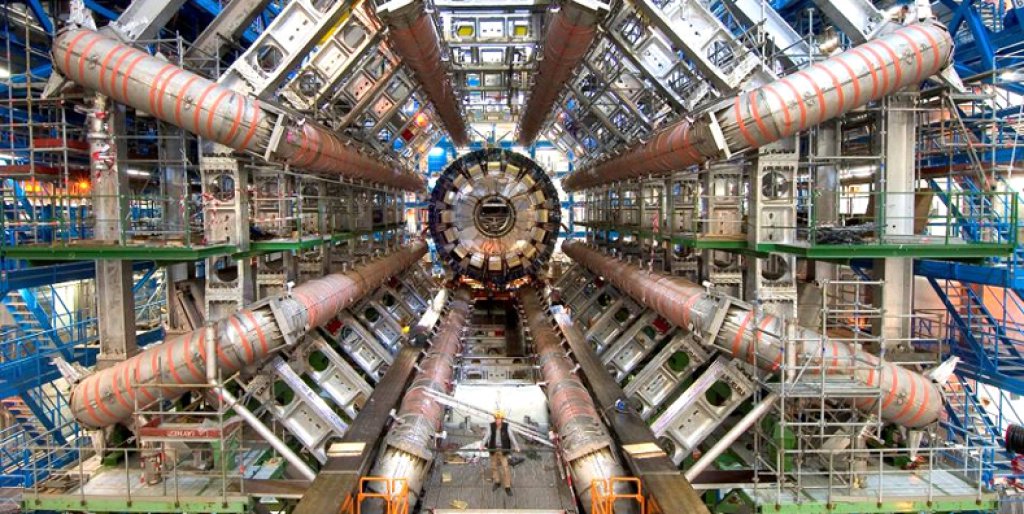 42154-22418-CERN_LHC_t2030shigh