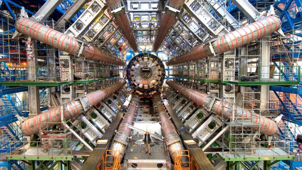 42154-22418-CERN_LHC_t2030shigh