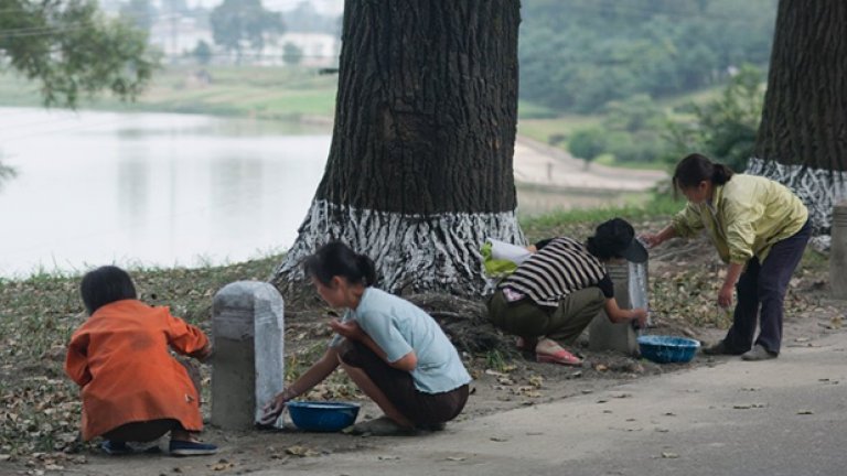 Северна Корея: Когато маските паднат