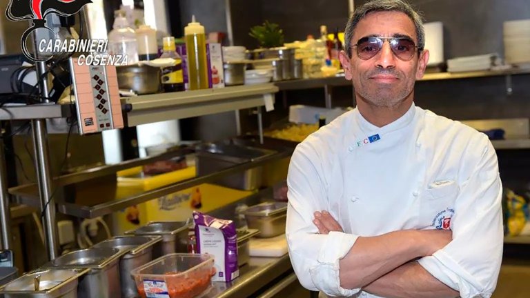 Статия в малък вестник от Сент Етиен доведе до разкриването на Едгардо Греко