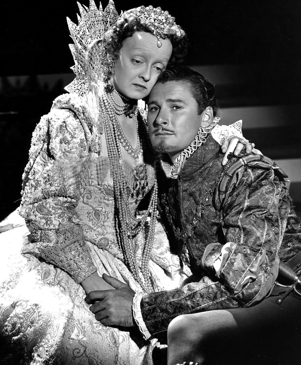 Bette_Davis_-_Errol_Flynn