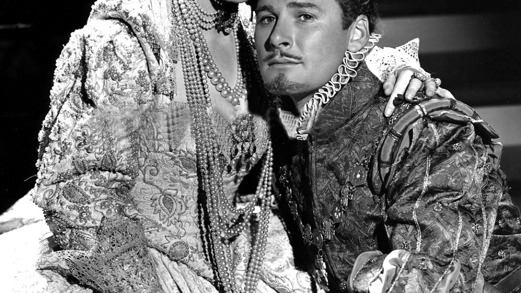 Bette_Davis_-_Errol_Flynn