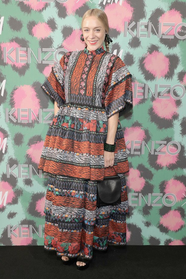 Актрисата и модел Клои Севини представя новата колекция KENZO x H&M