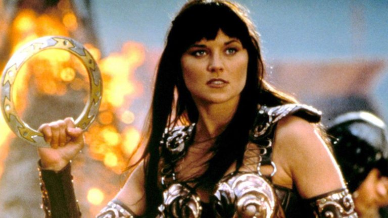 Xena: Warrior Princess / "Зина - принцесата войн" 
Защо, защо не. Отново - имаме подходяща среда за правене на сериали за силни и смели жени, а Зина е точно това. Тя бяга от своето болезнено минало, обикаля древния свят и се бие със злодеи и чудовища, спасява слабите и наказва несправедливостите. Освен това залага на гръцката митология, която в последно време е позанемарена от Холивуд. Ако се развие добре една основна история и сериалът се сбие в 6-8 епизода на сезон, от "Зина - принцесата войн" може да стане шоу за чудо и приказ.