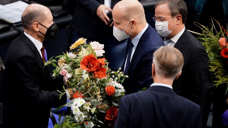 Официално: Краят на Ерата "Меркел" настъпи, време е за Олаф Шолц (Снимки)