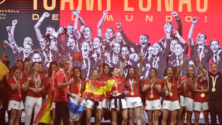 Какво наказание очаква испанските националки за отказа да играят за „ла фурия“?