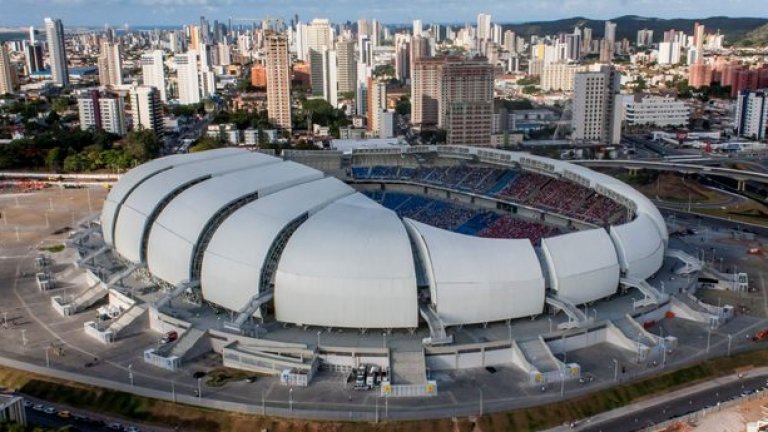 Вероятно най-красивият стадион (заедно с този в Бразилиа), "Арена дас Дунас" в Натал е за 42 086 зрители и струваше 176 милиона долара. Името му е подсказано и от дизайна - арената на дюните. Четири мача от групите ще са тук, като топ дуелът е Италия - Уругвай.