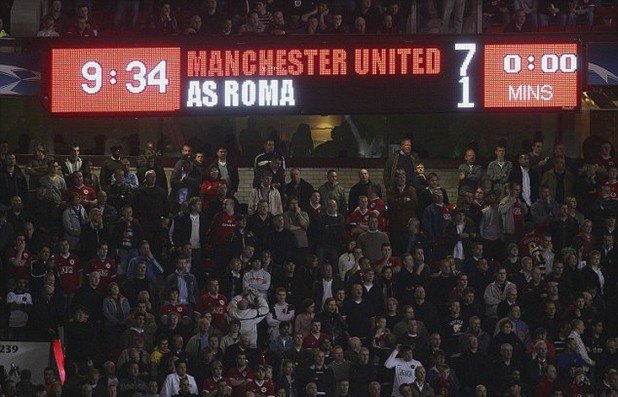 Манчестър Юнайтед се разправи жестоко с Рома на четвъртфинал-реванш през 2007 г. След 1:2 в Рим се очертаваше завързан мач, но Кристиано Роналдо заби два пъти, вкараха оше Рууни, Карик (2 пъти), Евра и Алън Смит. 7:1 - най-голямата победа в мач от елиминациите. 