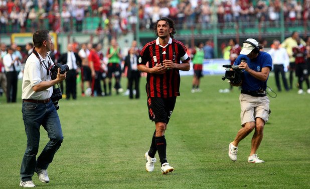 Паоло Малдини, Милан
25 сезона е цяла ера в историята на Милан. Ера с името Паоло Малдини. Легендарният защитник спечели Шампионската лига цели пет пъти с тима от „Сан Сиро“, преди да сложи край на кариерата си на 41 години.