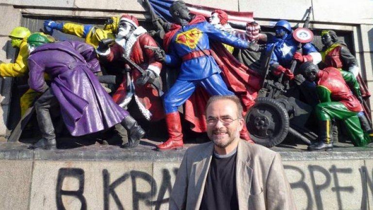 С толкова категорична политическа позиция, Владимир Левчев се отличава ярко от баща си - Любомир Левчев