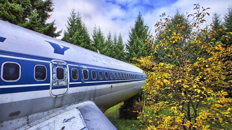 Брус Кемпбъл живее в пенсиониран самолет "Бойнг" модел 727-200 (ГАЛЕРИЯ)