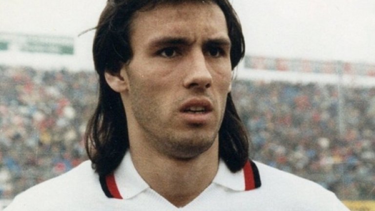 Марк Хейтли
Марк е играл в САЩ, Франция и Италия. Хейтли се подвизава три сезона в Милан, а малко по-рано е под наем в Детройт Експрес. По-късно Хетйли преминава в Монако, където печели титлата на Франция през 1988 и записва 22 гола в 59 мача.