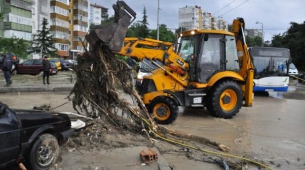 ДНСК обясни потопа във Варна