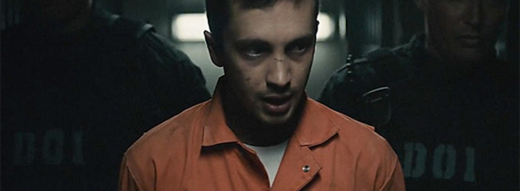 Тайлър Джоузеф в кадър от клипа на Heathens, който подгрява феновете до премиерата на "Отряд самоубийци"