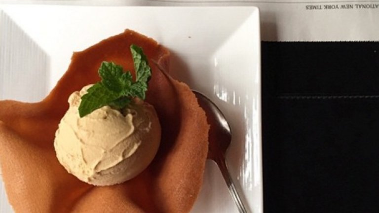 Kee Club
Това убежище на елита в Хонконг наскоро се е разширило с допълнителен имот в Шанхай, така че членовете му вече могат да реализират междуконтинентални търговски сделки и да се социализират с висшето общество на цели две места в Източна Азия.
В интериора на Kee Club не е пестено от лукс (сред мебелировката присъства оригиналният Egg Chair на Арне Якобсен), а там се организират ексклузивни събития с участието на световни знаменитости като Мик Джагър и Гуинет Полтроу. Естествено, членството също е постижимо само с препоръка от настоящ член и изисква солидна платежоспособност