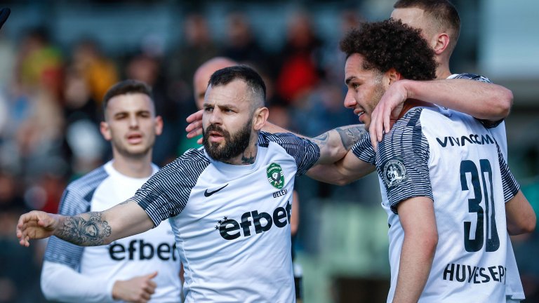 Гол с глава на Спас Делев измъкна Лудогорец