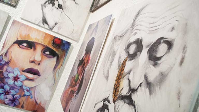 Можете да си купите принтове на Насимо