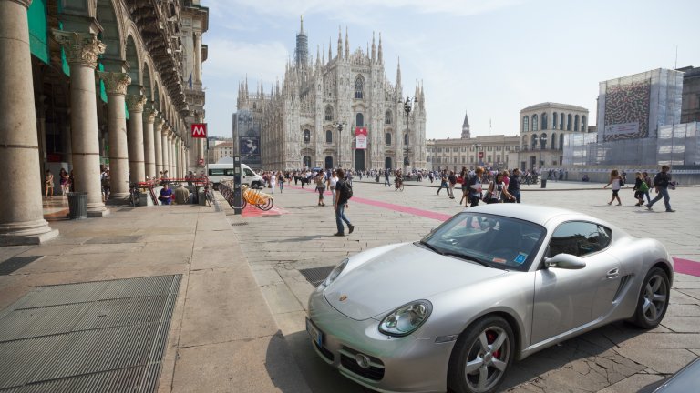 Мярката все още се обсъжда, но вече е получила одобрението на много от модните къщи в района