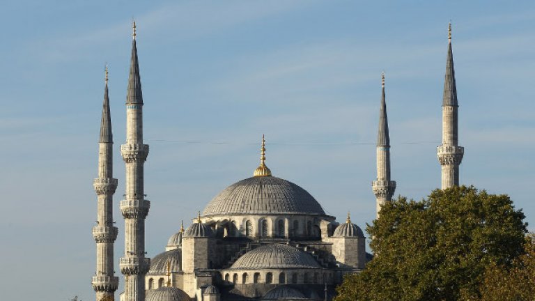 Мюсюлмани настояват "Света София" отново да стане действаща джамия
