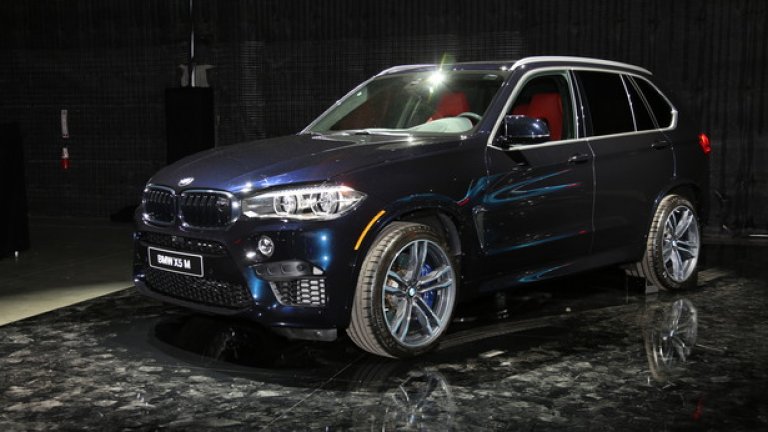 BMW X5 M
X5 M се предлага със същия 4,4-литров V8 мотор с 567 конски сили, както и с новата 8-степенна трансмисия M Steptronic. Както и при X6 M ускорението от 0 до 100 км/ч отнема точно 4 секунди. В сравнение с предишното поколение на модела разходът на гориво е намален с 20%, но все още няма официални данни за него.