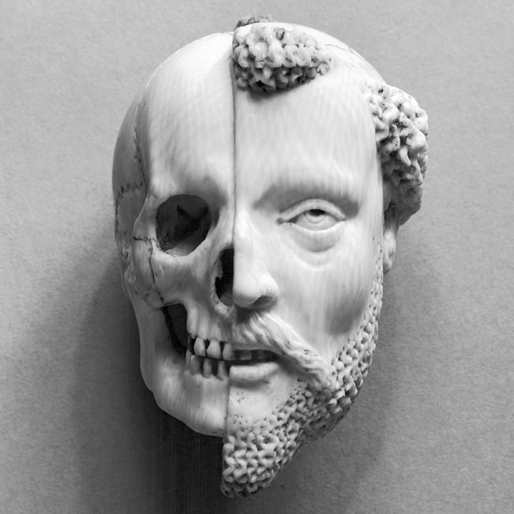 820px-French_-_Pendant_with_a_Monk_and_Death_-_Walters_71461