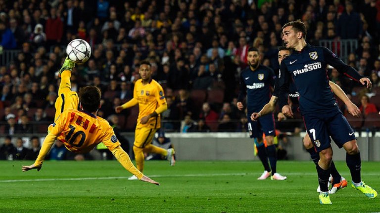 2. Лионел Меси и Барса бяха повлияни от загубата от Реал в съботното Ел класико
Ох, а това можеше да е гол №500 в кариерата му... Но кой каквото иска да приказва – резултатите бяха налице. Публиката на „Камп Ноу“ също не бе сигурна в любимците си. Загубата с 1:2 от Реал в събота дойде като шок за много от анализаторите, особено след като Барса допусна обрат. След гола на Торес, изглеждаше, че каталунците може да допуснат нова изненада у дома. Лео Меси отново не бе на обичайното си ниво. Аржентинецът не бе в най-добра форма и в Ел класикото, а разкритията около участието му в #PanamaPapers също няма как да не му е повлияло. Ще се види и докога ще продължи този лек спад във формата му – идват решителни битки за титлата в Примера, а следващата седмица е и реваншът с Атлетико на „Висенте Калдерон“.