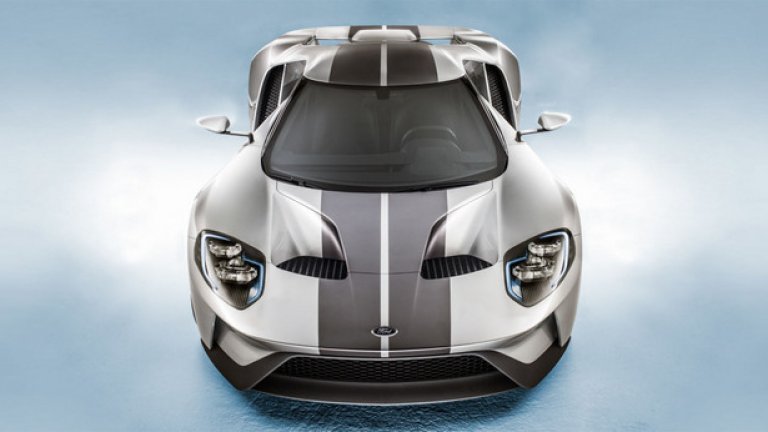 Ford GT
Този автомобил е създаден и сглобен по правилата на автомобилните състезания, но е серийна кола. Погледнете как въздушните потоци обтичат каросерията, след това вижте колко пространство има в купето – да, това е състезателна кола, но е прекрасна.
Много съм доволен, че Ford се върна към тези идеи, които експлоатираше през 60-те години.