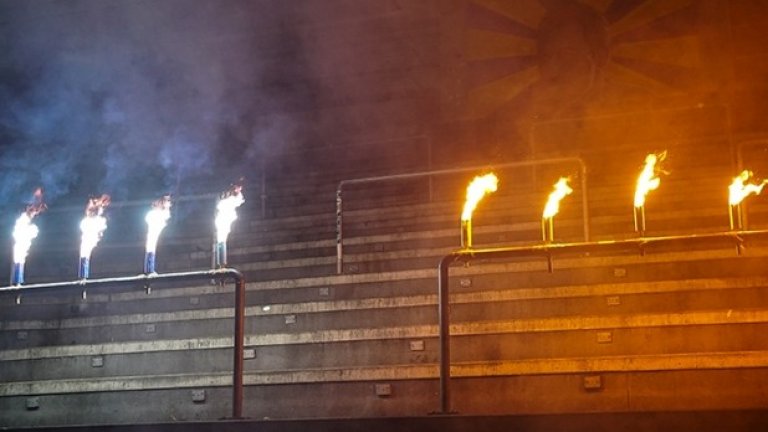 Съвсем скоро е възможно да видим и позволена пиротехника на стадионите