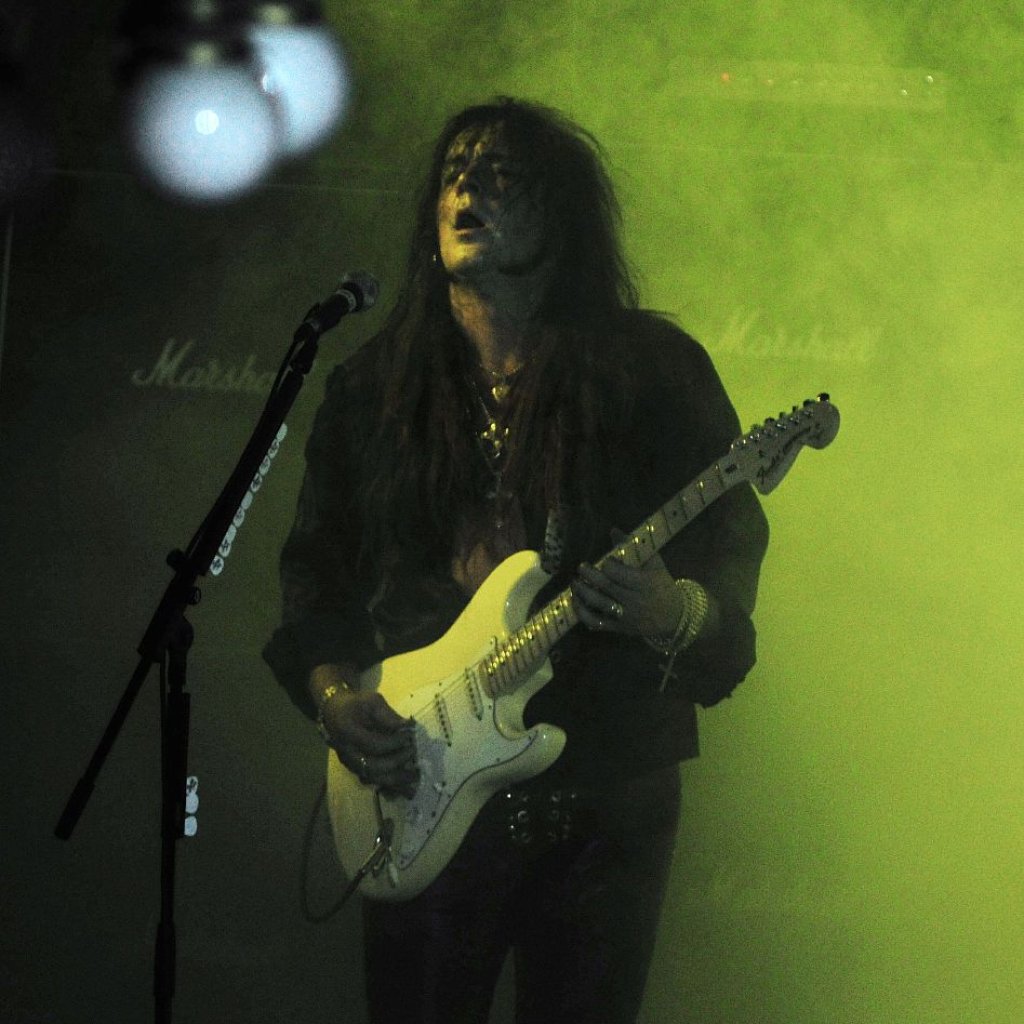947px-Yngwie_Malmsteen_2