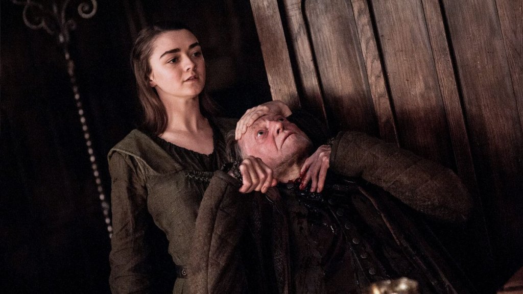 Най-добра поддържаща роля за актриса - драма 
Много от жените в Game of Thrones имат номинации тази година. Нашият фаворит е в тази категория, носи името Мейзи Уилямс и нейното изпълнение на бруталната, непростима и непримирима Ария Старк.