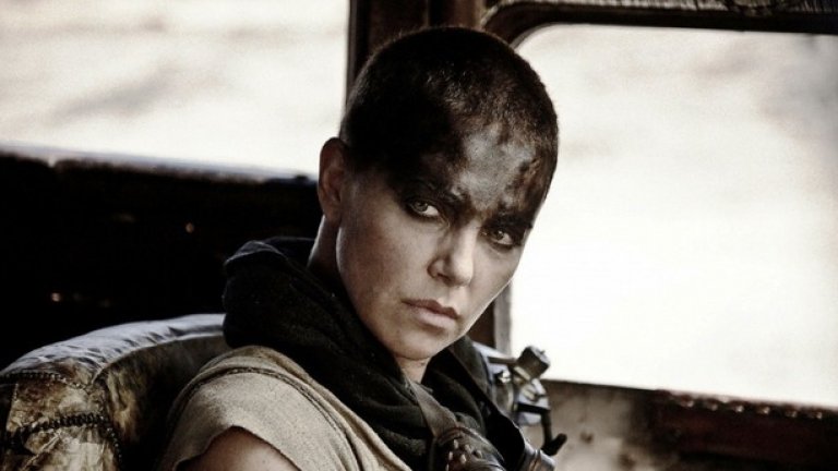 Чарлийз Терон
На 16 си спечелва договор с модна агенция и в продължение на една година работи като модел. Стреми се към кариера на балетна танцьорка, но контузия в коляното слага край на тези планове и на 19 Терон се насочва към филмовата индустрия. 
Спечелва си роли във все по-големи продукции и в началото на 2000-те вече е известно име в професията. В последните години се появи в „Прометей” на Ридли Скот и открадна главната роля на Том Харди в „Лудия Макс: Пътят на яростта”. Ролята, която й донесе „Оскар”, беше на серийната убийца Айлийн Уорнос в „Чудовище” – участие, определяно като едно от великите превъплъщения в историята на киното.