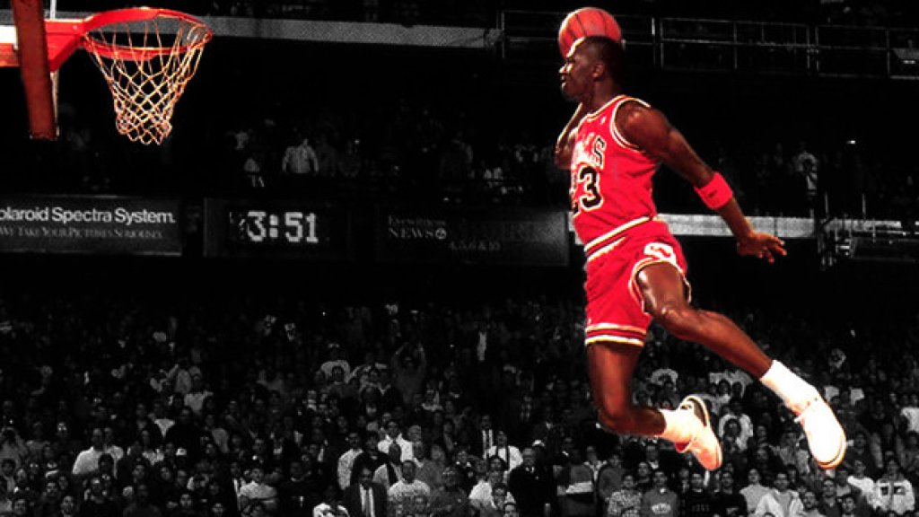The-100-Most-Iconic-On-Court-Photos-of-Michael-Jordan
